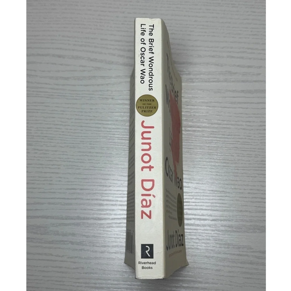 The Brief Wondrous Life of Oscar Wao by Junot Díaz - Paperback /‎ Sku0063